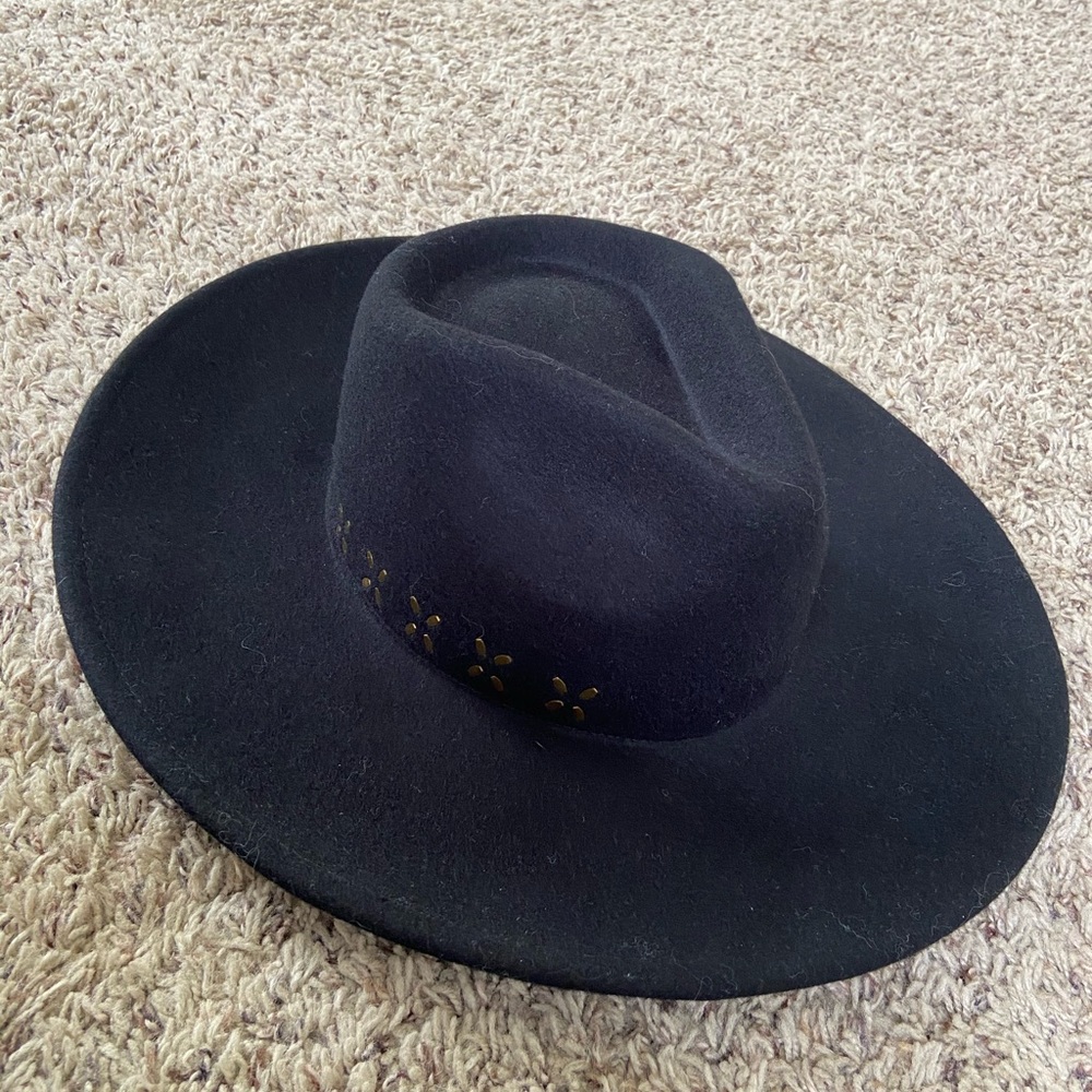 Target universal threads hat - Picture 4 of 4